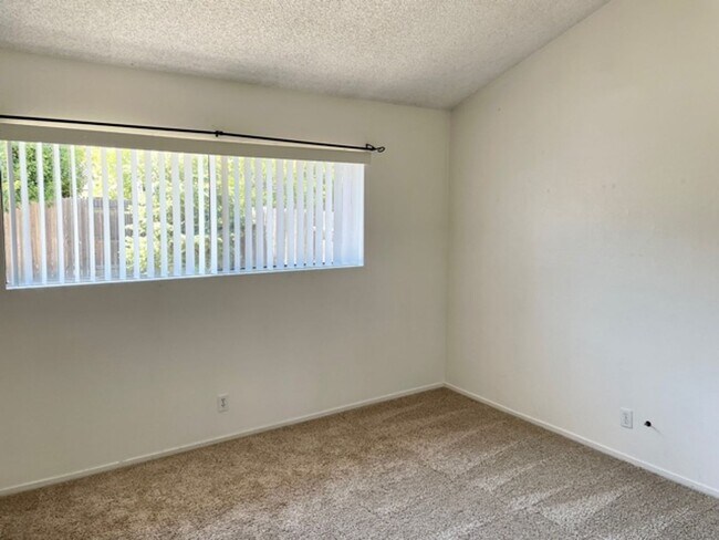 Building Photo - 1388 Cavalier Ln