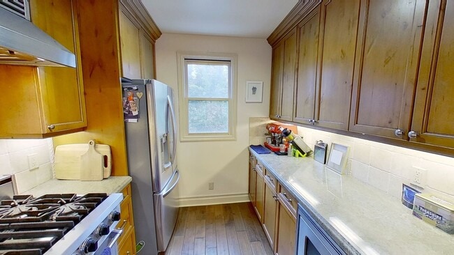 Building Photo - Stylish and Convenient: Your Dream 3 bed / 2 bath Rental  in Downtown Santa Barbara!
