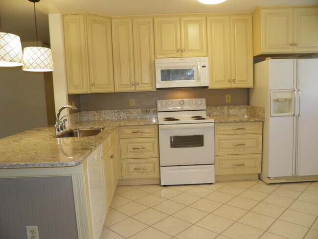 Building Photo - 103 Alden Dr