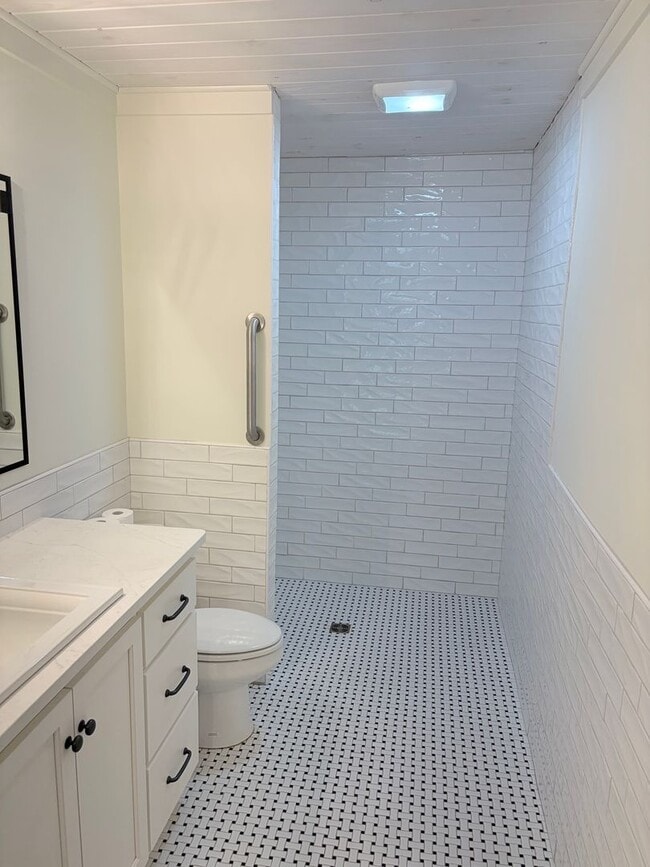 Building Photo - Renovated Ranch in Oconee County