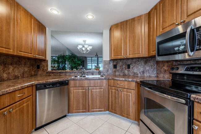 Building Photo - 15831 Loch Maree Ln