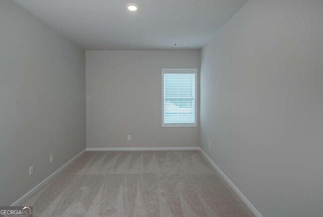 Building Photo - 5412 Maple Grv Ln
