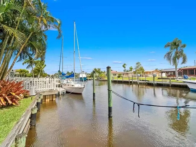 Building Photo - 1744 SW Boatswain Plz