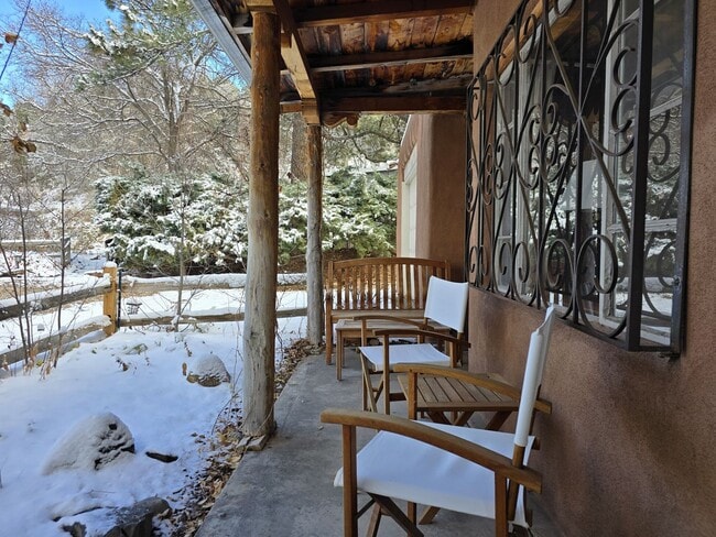 Building Photo - 1489 Bishops Lodge Rd