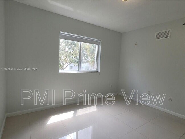 Building Photo - 11060 SW 196th St