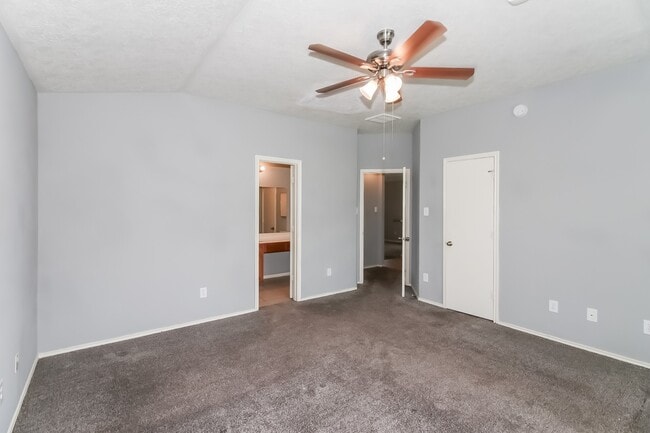 Building Photo - 20735 Dewberry Creek Ln