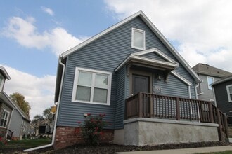 Building Photo - The Big Master 3 bedroom home-- A Must-See at the Cottages on Vinton. Reserve Now!