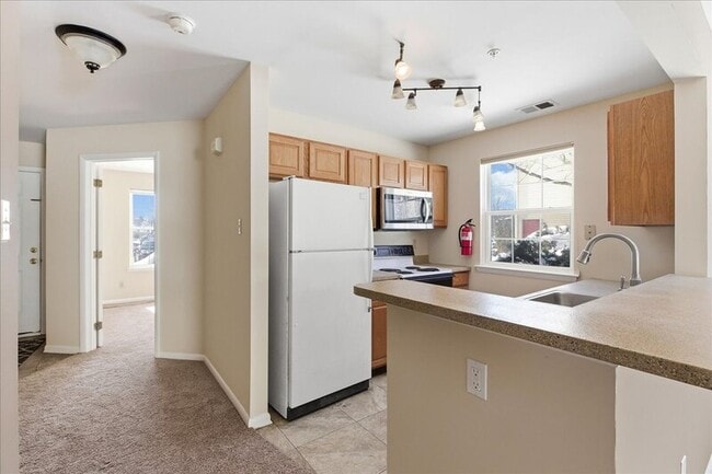 Building Photo - 29 Foxglove Dr