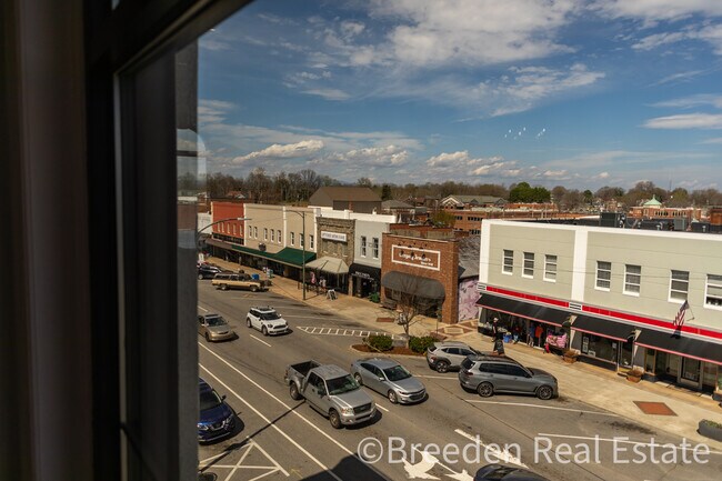 Building Photo - 100 W Union St