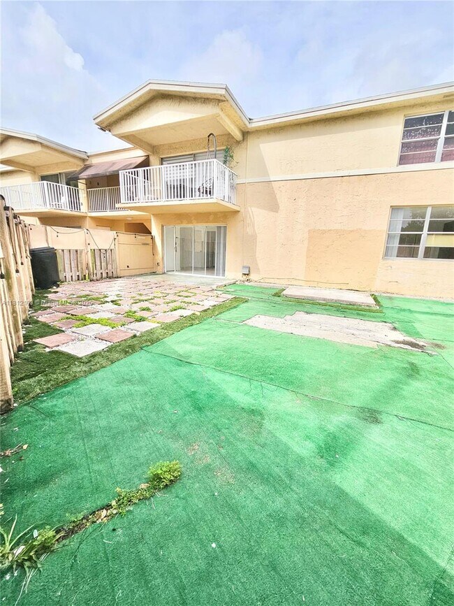 Building Photo - 4250 NW 79th Ave