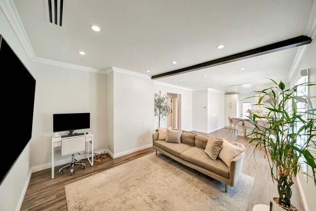 Building Photo - 7847 Apperson St