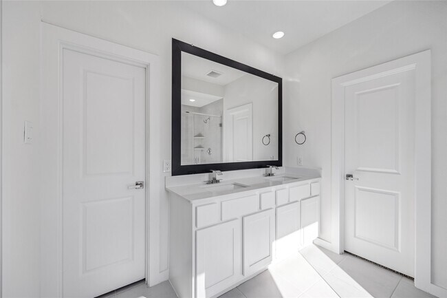 Building Photo - 5106 Sistine Dr