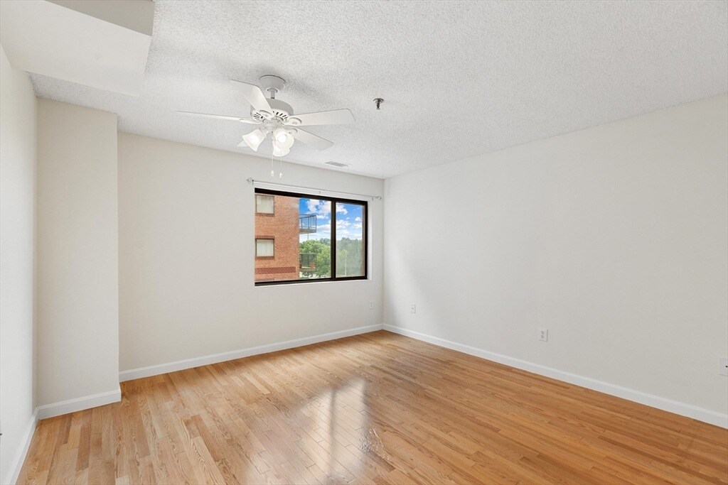 Building Photo - 3920 Mystic Valley Pky