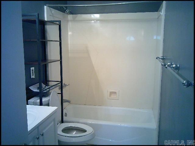 Building Photo - 5919 Woodlawn Dr