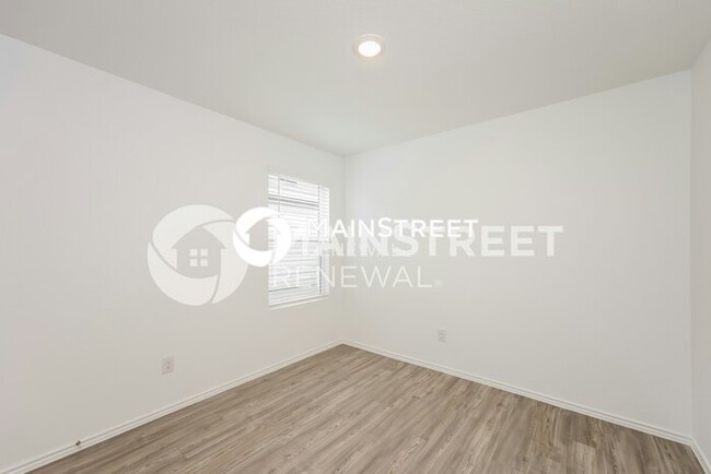 Building Photo - 8507 Grosbeak Cv
