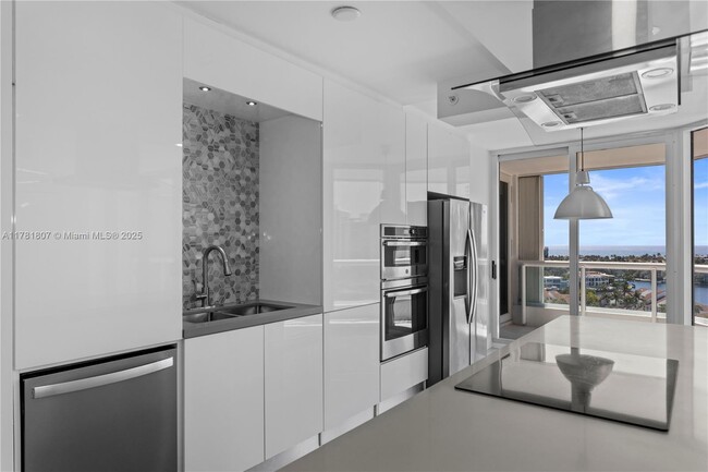 Building Photo - 21055 Yacht Club Dr