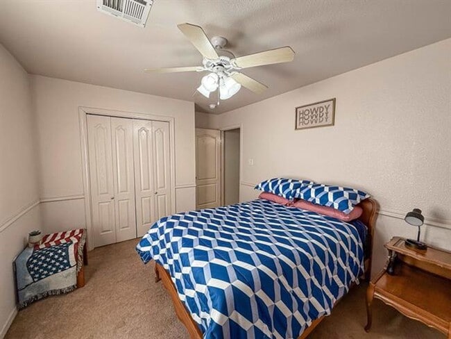Building Photo - 3 Bedroom 2 bath