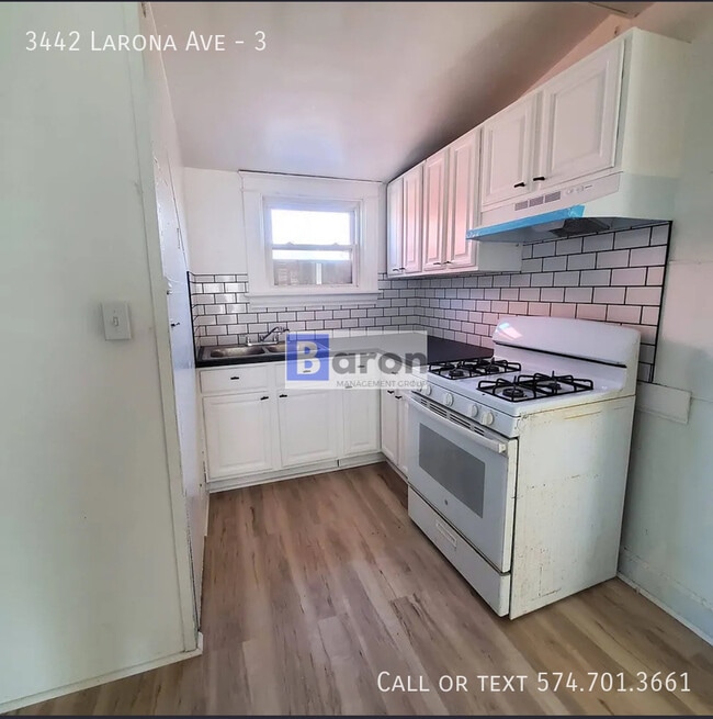 Building Photo - 3442 Larona Ave