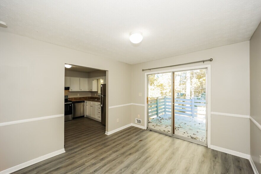 Building Photo - 6868 Maddox Rd