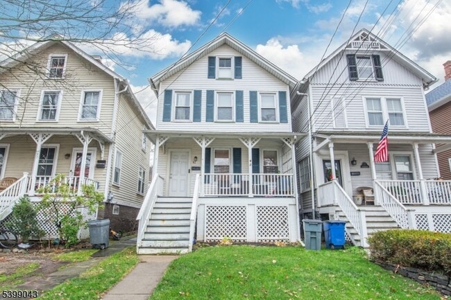 Primary Photo - 92 Washington St