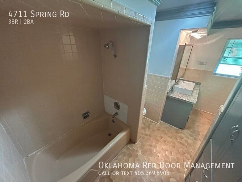 Building Photo - 4711 Spring Rd