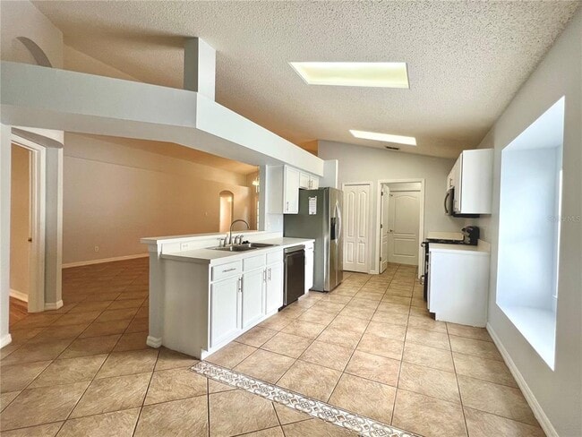Building Photo - 80 Pine Forest Pl