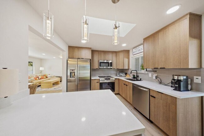 Building Photo - 11405 14th Ave SW