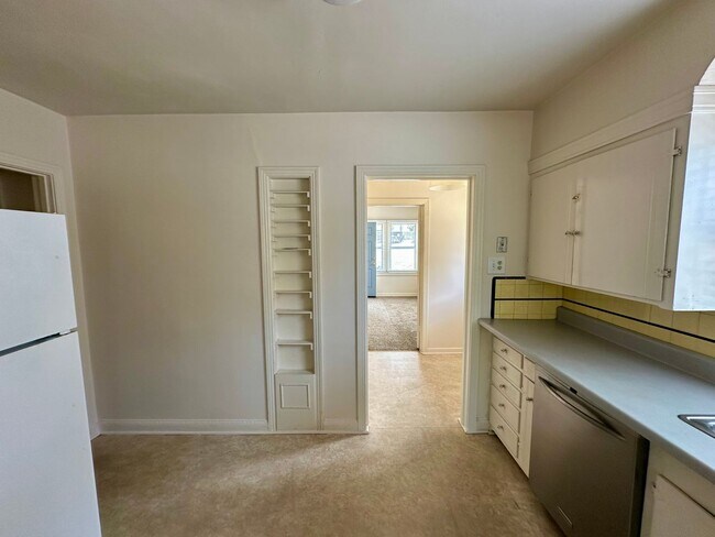 Building Photo - 112