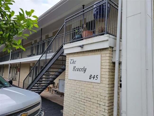 Primary Photo - 845 Beverly St