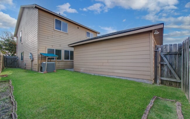 Building Photo - 7506 Pavilion Dr