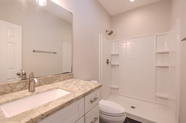 Building Photo - 2422 Cardinal Dr