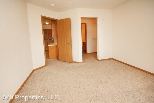 Building Photo - 4415 Calico Dr S