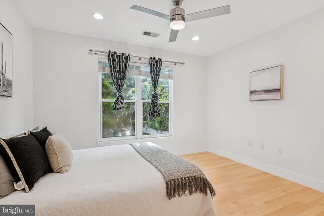 Building Photo - 11800 Old Georgetown Rd