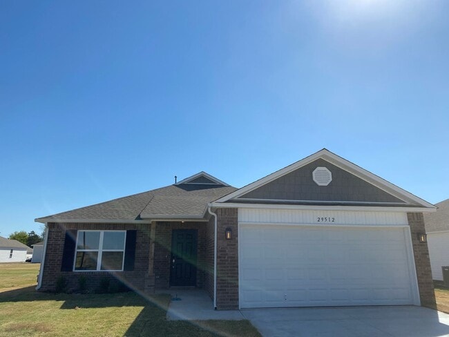 Building Photo - *NOW PRELEASING* Three Bedroom | Two Bath Home in East Village