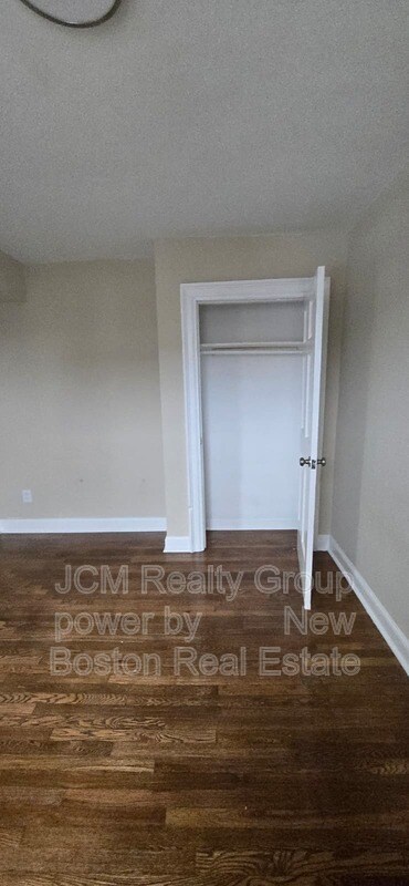 Building Photo - 86 Main St