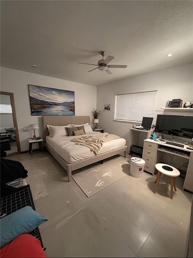 Building Photo - 7303 NW 57th Dr