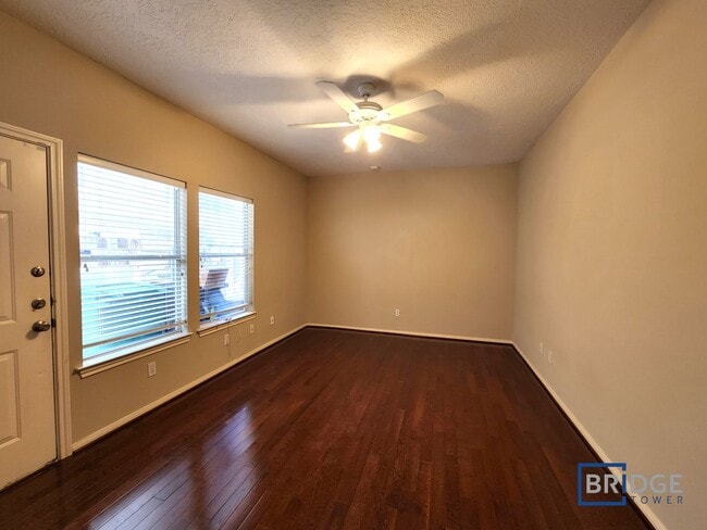Building Photo - 319 Birdsall St., Houston, TX 77007