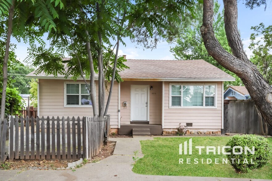 Primary Photo - 904 Bidwell St