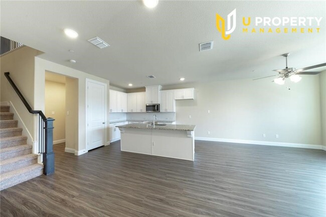 Building Photo - 2018 Luxary & Energy Saving TownHome,