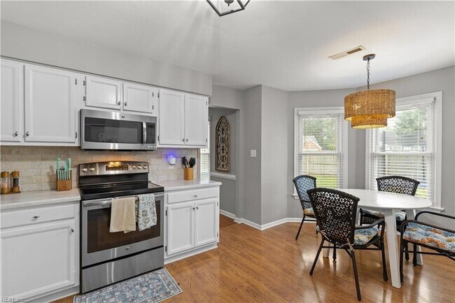 Building Photo - 181 Golden Maple Dr