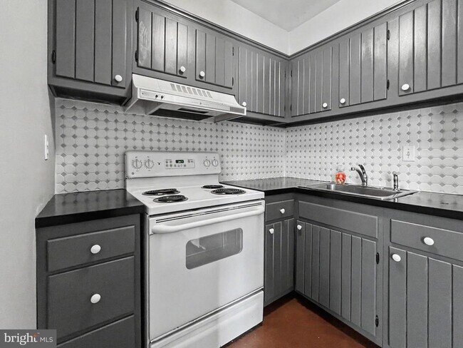 Building Photo - 408 W Lafayette St