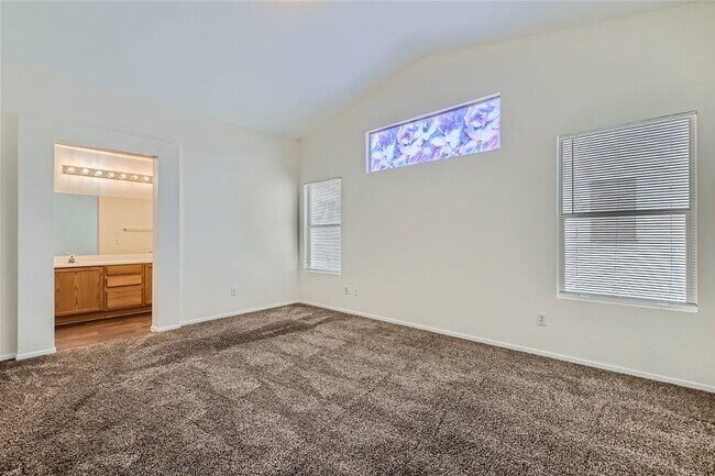 Building Photo - 4726 English Lavender - Gated community! R...