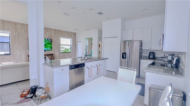Building Photo - 5529 Aquila Ave