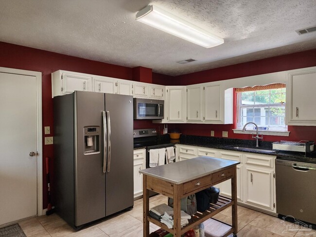 Building Photo - 4525 Baybrook Dr