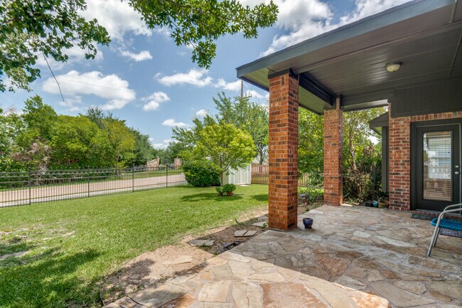 Building Photo - 1845 Avonlea Dr