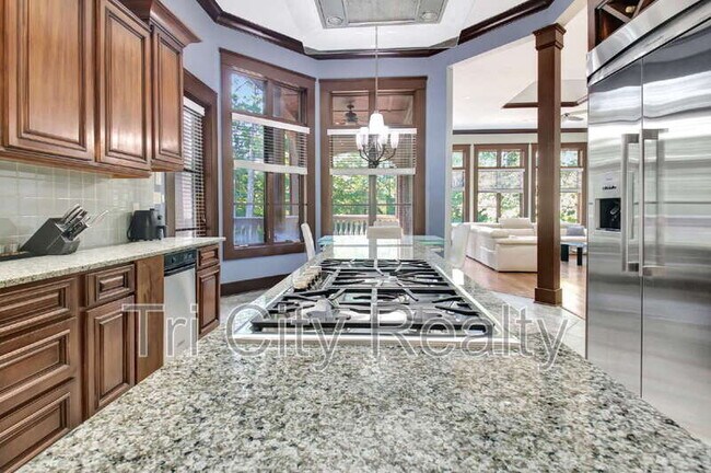 Building Photo - 250 Moss Creek Walk