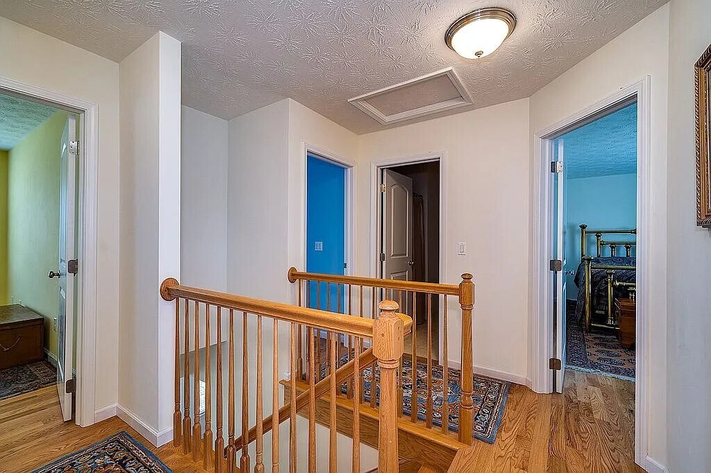 2nd floor hall - 1238 Freedom Pt