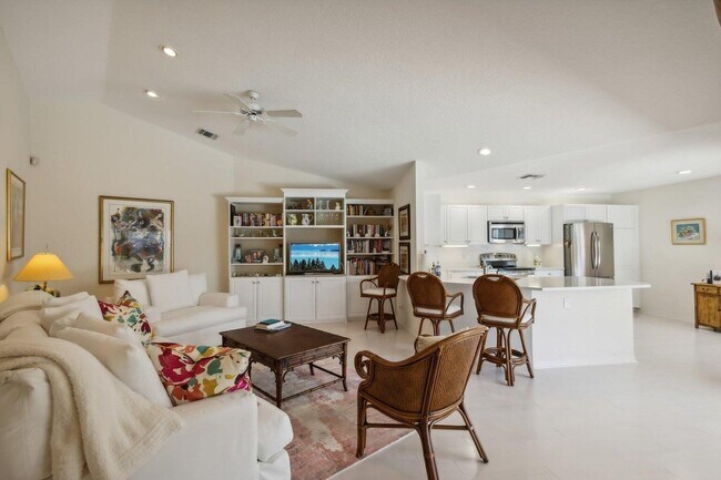 Building Photo - 16481 Riverwind Dr