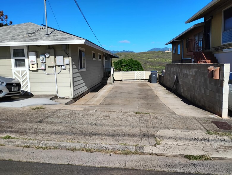 Building Photo - 1139 Wanaka St