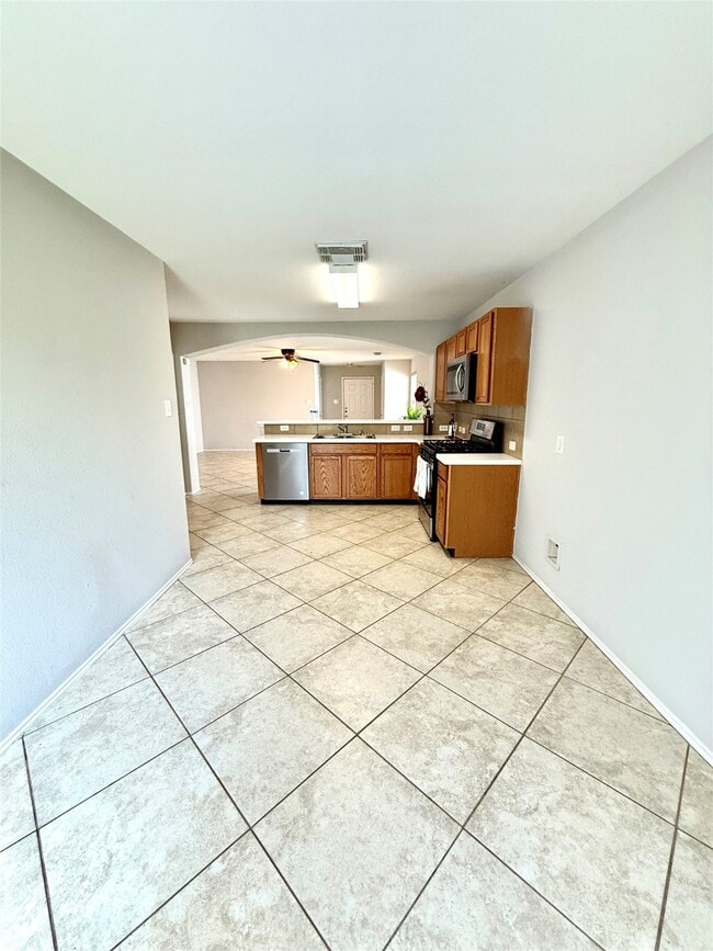 Building Photo - 24542 Lakecrest Village Dr